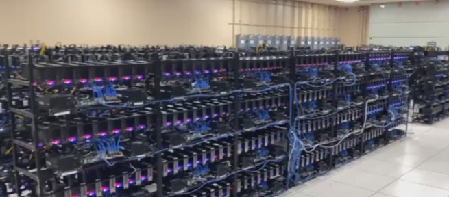 leon_texas's tweet photo. Ethereum moves to Proof of Stake within the next 6 months. That will end mining on the Ethereum blockchain.
Global miners like @jaxson_davidson may switch to Ravencoin.
The crypto mining sector is a billion dollar industry &amp; in a few months Ravencoin will have a bigger stake. 💥 https://t.co/YLzTvK9iki