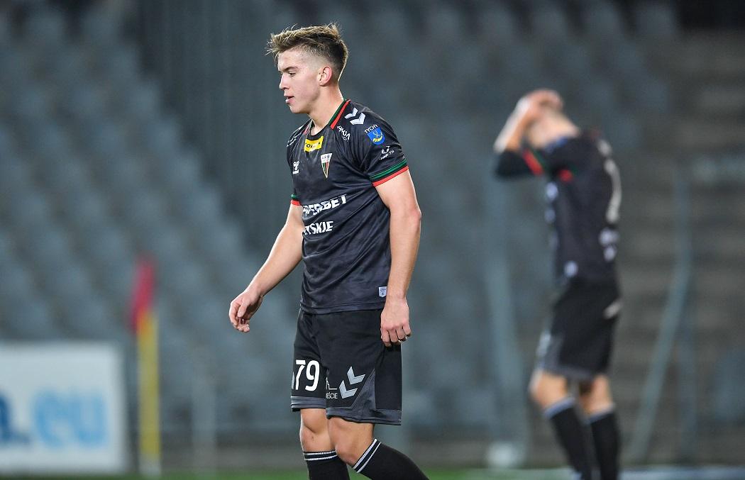 SportSlaski's tweet image. ⚽⚽ Jeszcze kilka miesięcy temu występowali w niższych klasach rozgrywkowych, ale znani z I-ligowego podwórka Marcin Kozina czy Dariusz Kamiński udowodnili, że różnica pomiędzy makroregionem i szczeblem centralnym wcale nie musi być taka wielka 💪⤵️

sportslaski.pl/artykul/jesien…