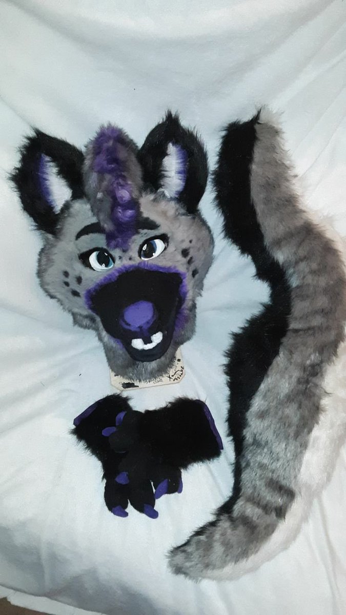PI_Fursuits's tweet photo. I’m going to be posting some more work that I’ve done for people who find this pin! https://t.co/WhKTKJleQY