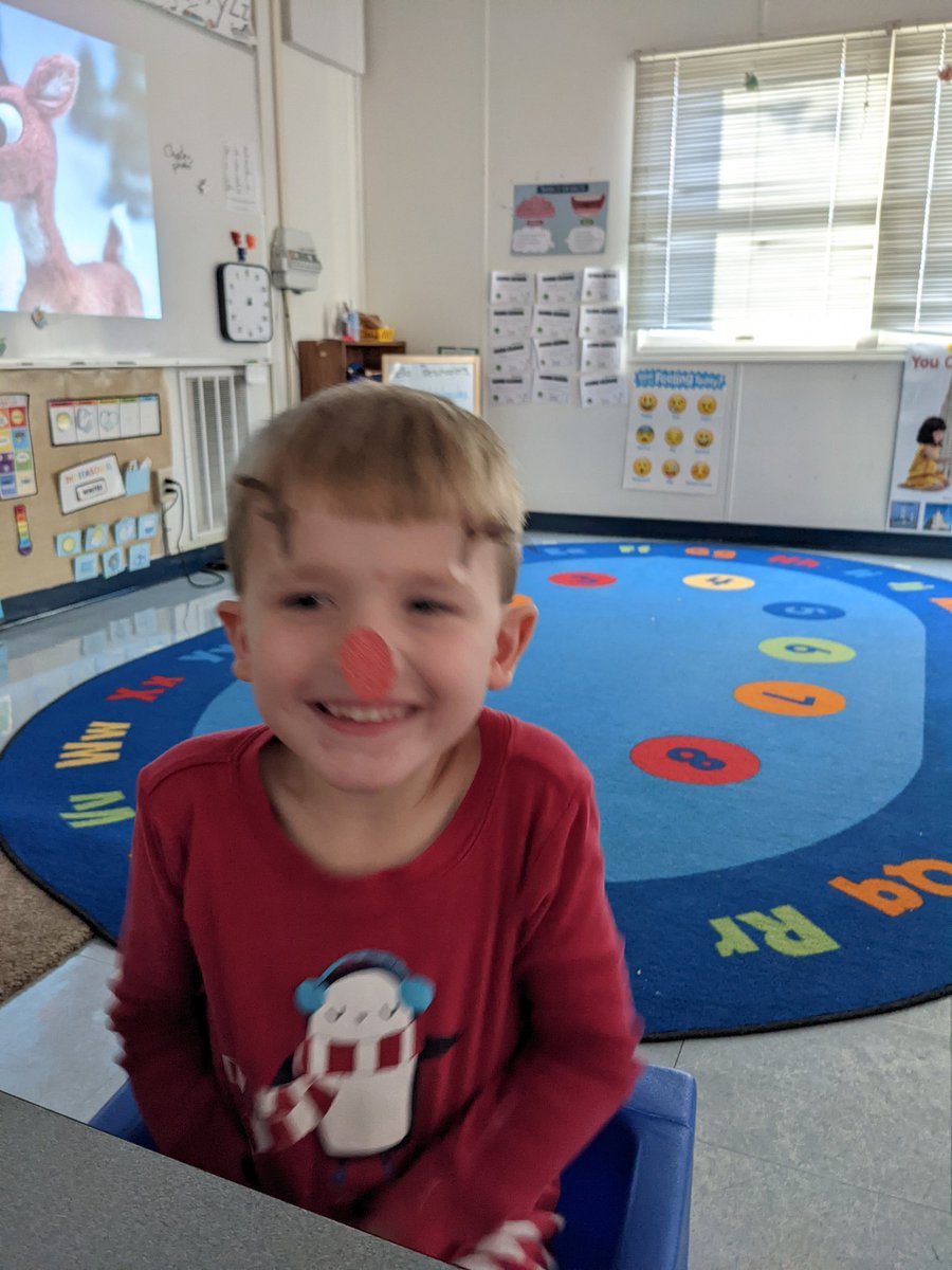 RaskPrek's tweet photo. Our holiday party was wonderful. Thank you to our room mom. #HVPK #BearTavernPride https://t.co/unnRLQxxUC