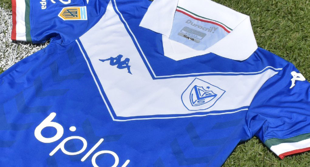 PasionFortinera's tweet photo. 🎁 Termina el 2021 y sorteamos, cortesía de @winograd_velez, la camiseta especial de #Velez.

¿Cómo participar?

🔵 Seguí a ambas cuentas

🔵 Dale RT y pone MG a este tuit

🔵 SI TE SUSCRIBIS A YOUTUBE TENES DOBLE CHANCE:  https://t.co/KwrONfj6M1

📌 Sorteo: 30/12 https://t.co/wCPjKrsyTM