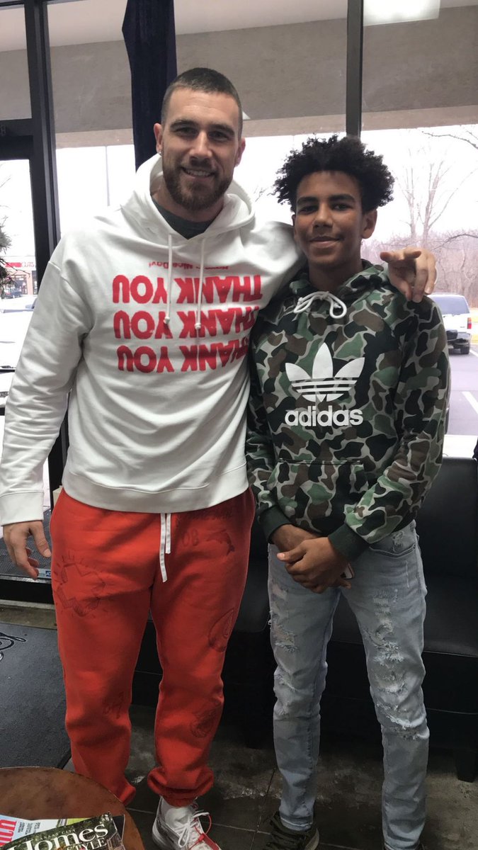 SlimSDS's tweet photo. 4 years ago today ❤️🤍@tkelce @taegansumner https://t.co/on4rJ1n7wG