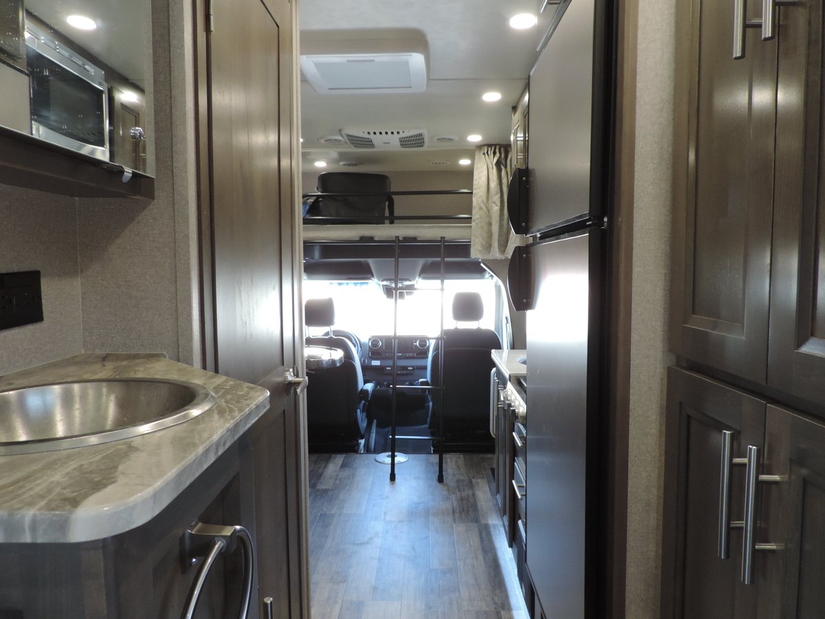 The 2021 Dynamax Isata 3 24RW sleeps up to three and is ready to take off to see the country.

View the Dynamax Isata 3: vancityrv.com/product/used-2…

FEATURES 
Two LED TV's
Queen-Size Bed
16' Awning
Under-Cabinet Lighting and more...