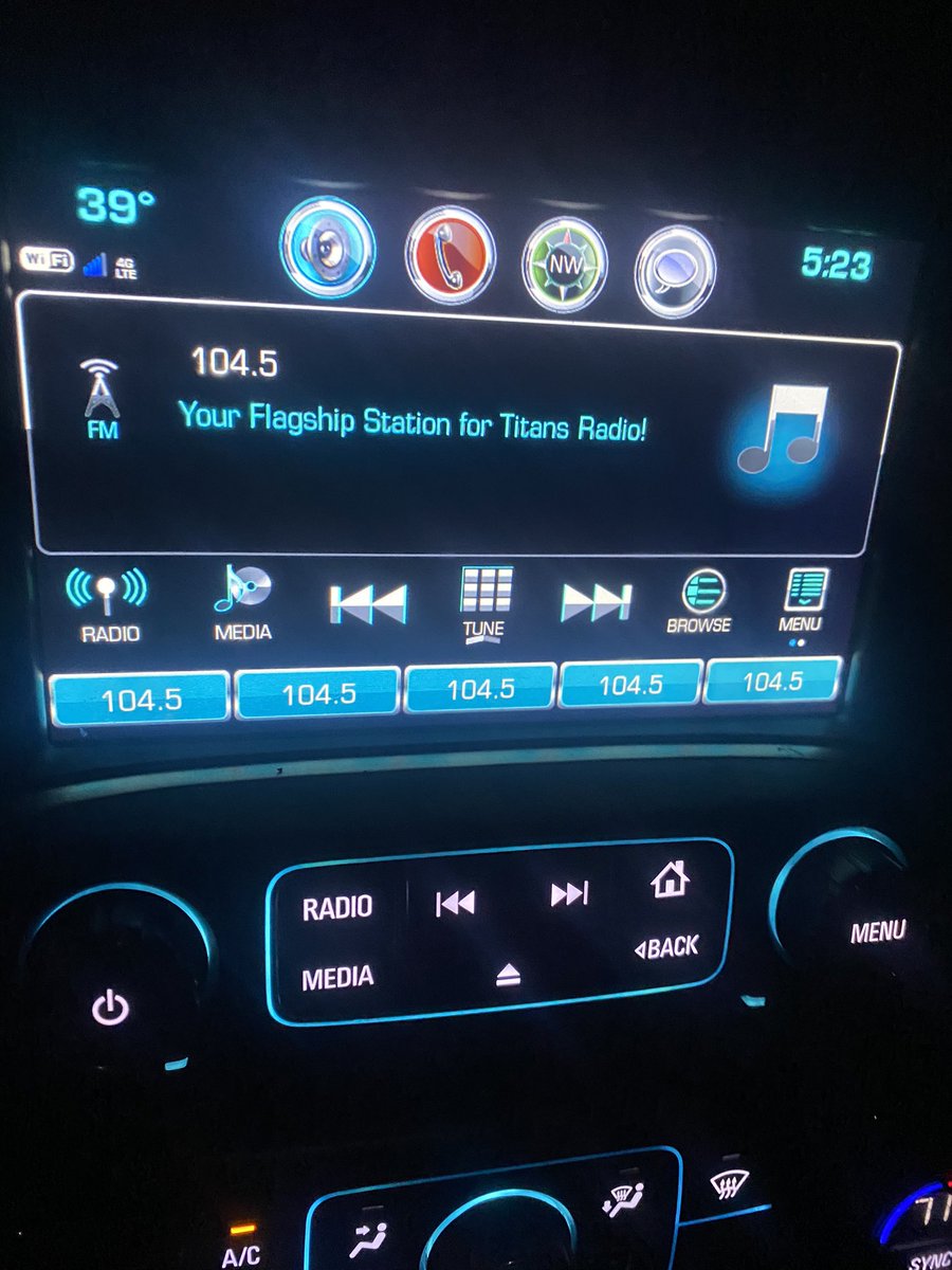 stottsrocks's tweet photo. @3HL1045 locked in bout to cut the roof off this truck 😂 https://t.co/QjvQBysW0F