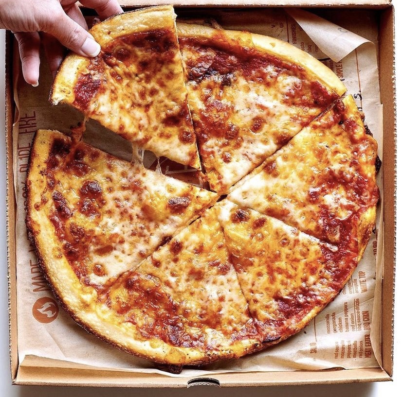 FreedomCrossing's tweet photo. For your convenience, @BlazePizza offers contactless pick-up! 🍕
Order today in time for dinner!
.
.
.
#FreedomCrossing #FBTX #FortBliss #FtBliss #FortBlissTexas #ShopFortBliss #ToGo #OpenForDelivery #BlazePizza https://t.co/wKkmnajpbF