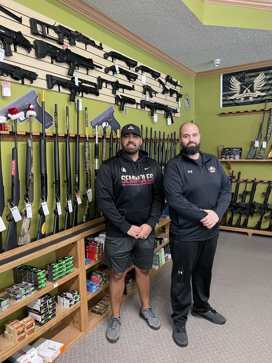 frontsittingpod's tweet photo. Always great to go down and see the great people @JW_Weaponry . We have some big news to share tonight on the podcast! Make sure you tune in! You won’t want to miss this! 💰👀 https://t.co/5yA4ZZYedN