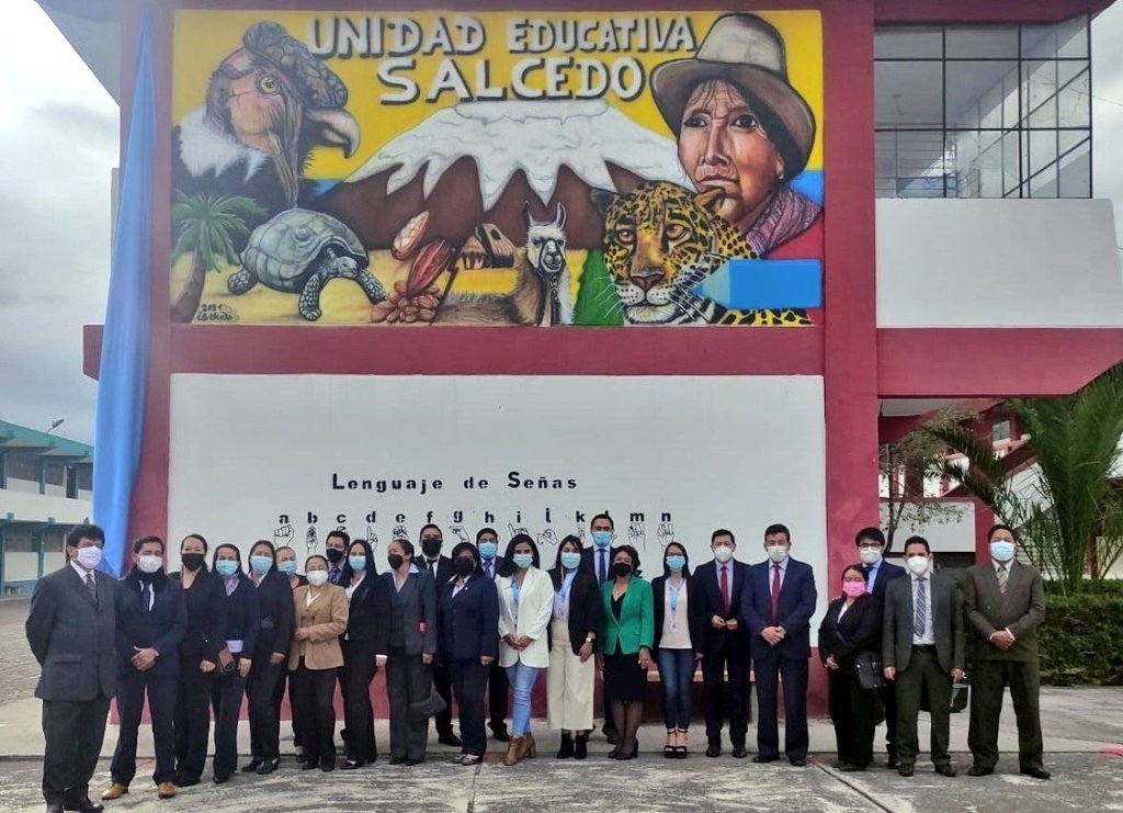 EducacionZ3_Ec's tweet photo. Con un evento emotivo, estudiantes y docentes del programa de alfabetización y escolaridad inconclusa del Distrito #Salcedo, entregaron 2 murales denominados “Identidad Educativa". Estas obras artísticas reflejan características del país y su gente.
#TodosPorLaEducación https://t.co/xUWtlnQX42
