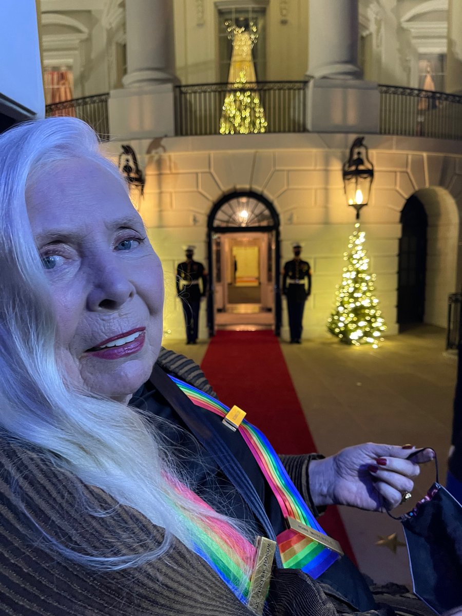jonimitchell's tweet photo. “Your words and melodies touch the deepest parts of our souls… she does it by letting us in, by sharing what’s deeply personal and yet universal. Joni, congratulations.” - @POTUS

Tune in to the 44th @KenCen Honors broadcast tonight at 6pm PT on @CBS &amp; stream on @ParamountPlus. https://t.co/TnulURLMSv