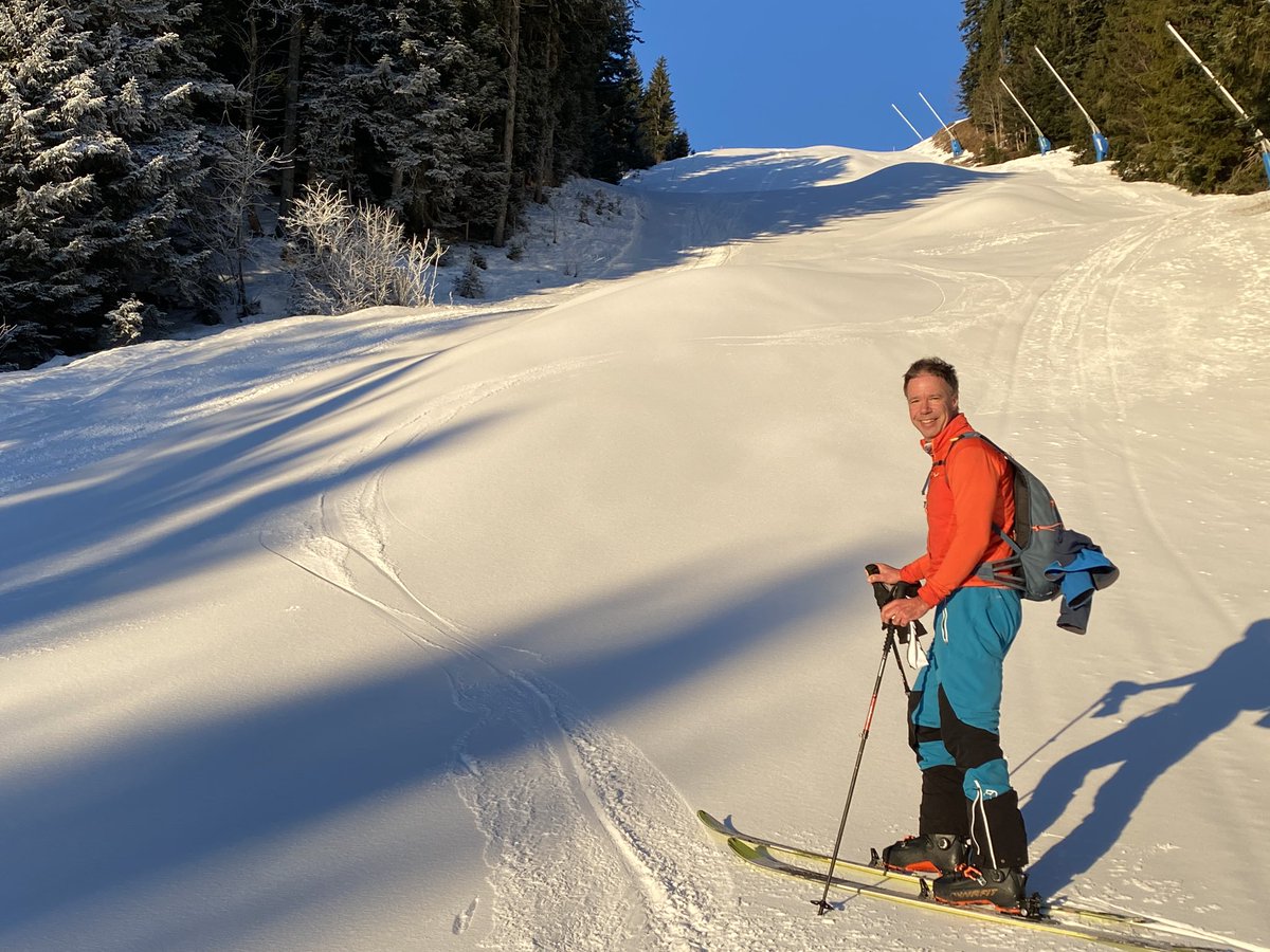 Bergreport's tweet photo. Frühsport am #Brauneck - prima Wetter, prima Schnee. https://t.co/lV2FOI1Vsp