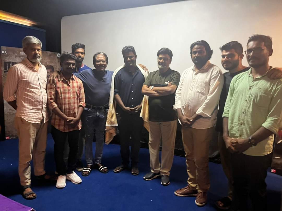 sudhakarpondy's tweet photo. Directors @offBharathiraja and #Bakkiyaraj Watched #WRITER and appreciated our team..✍️
#Writer #WriterFromDec24
@beemji @thondankani @frankjacobbbb @doppratheep @editor_mani @officialneelam @GRfilmssg @PiiyushSingh @thehari___ @abhay_VMC @LRCF6204 @Tisaditi
@pro_guna https://t.co/JY8B1ghO3P