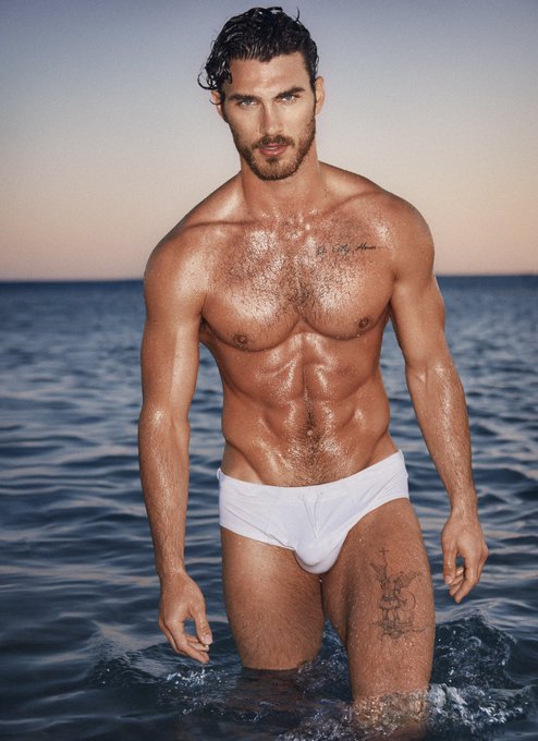 happy holidays https://t.co/iYSkfakFse