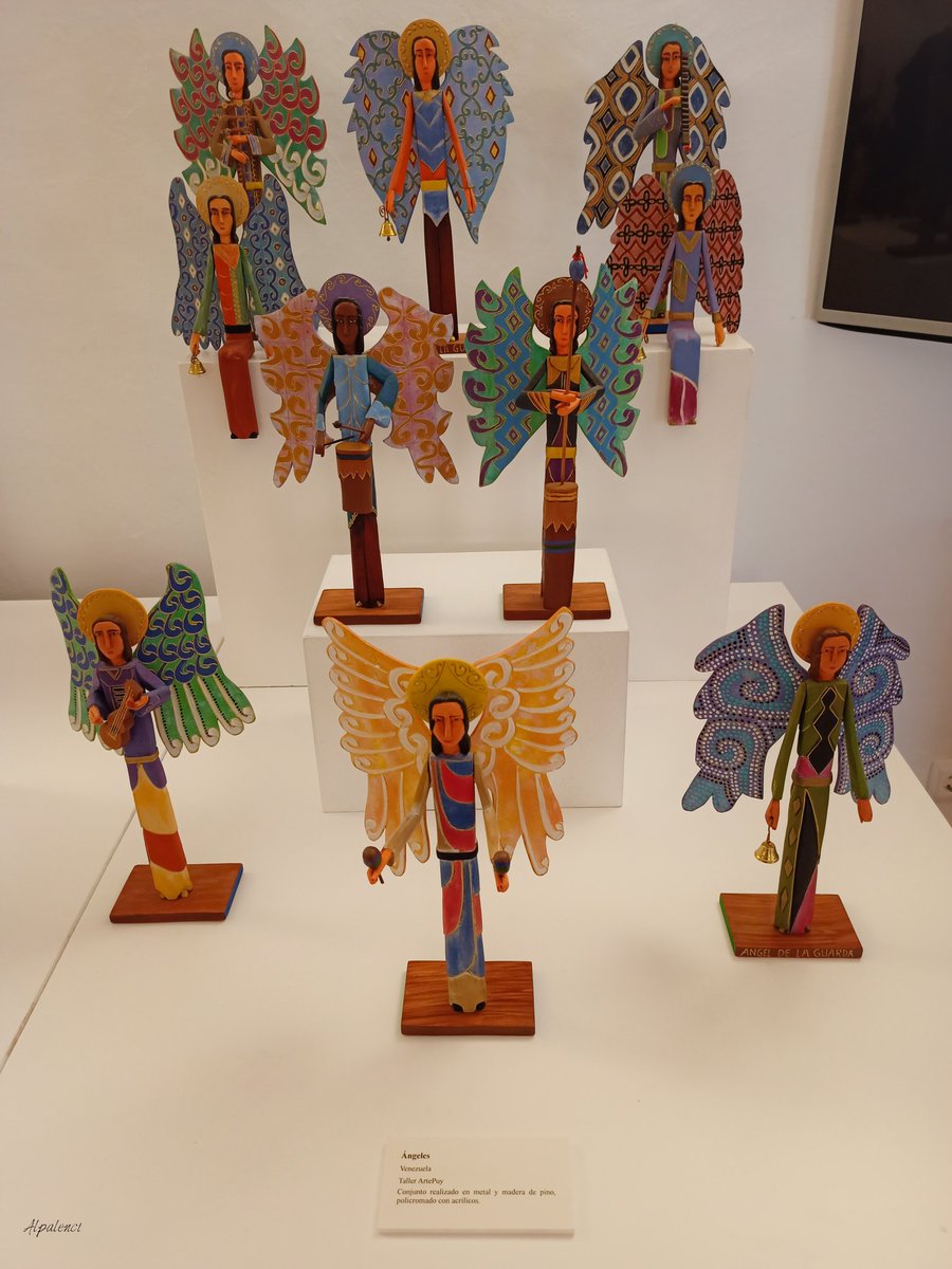 alpalenci_86's tweet photo. Exposición #InExcelsis de belenes internacionales en @PalacioGolfines siempre es recomendable su visita por la variedad y calidad que muestran. #Caceres #Extremadura #Navidad https://t.co/KRw36FEZWj