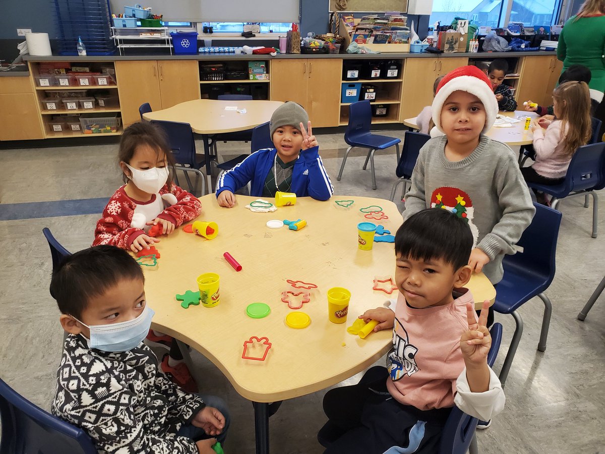 BrookeJude's tweet photo. K enjoying some Christmas/winter centers this morning 🎄 @StCatGPCSD @GPCSD https://t.co/OsK8yVrXMO