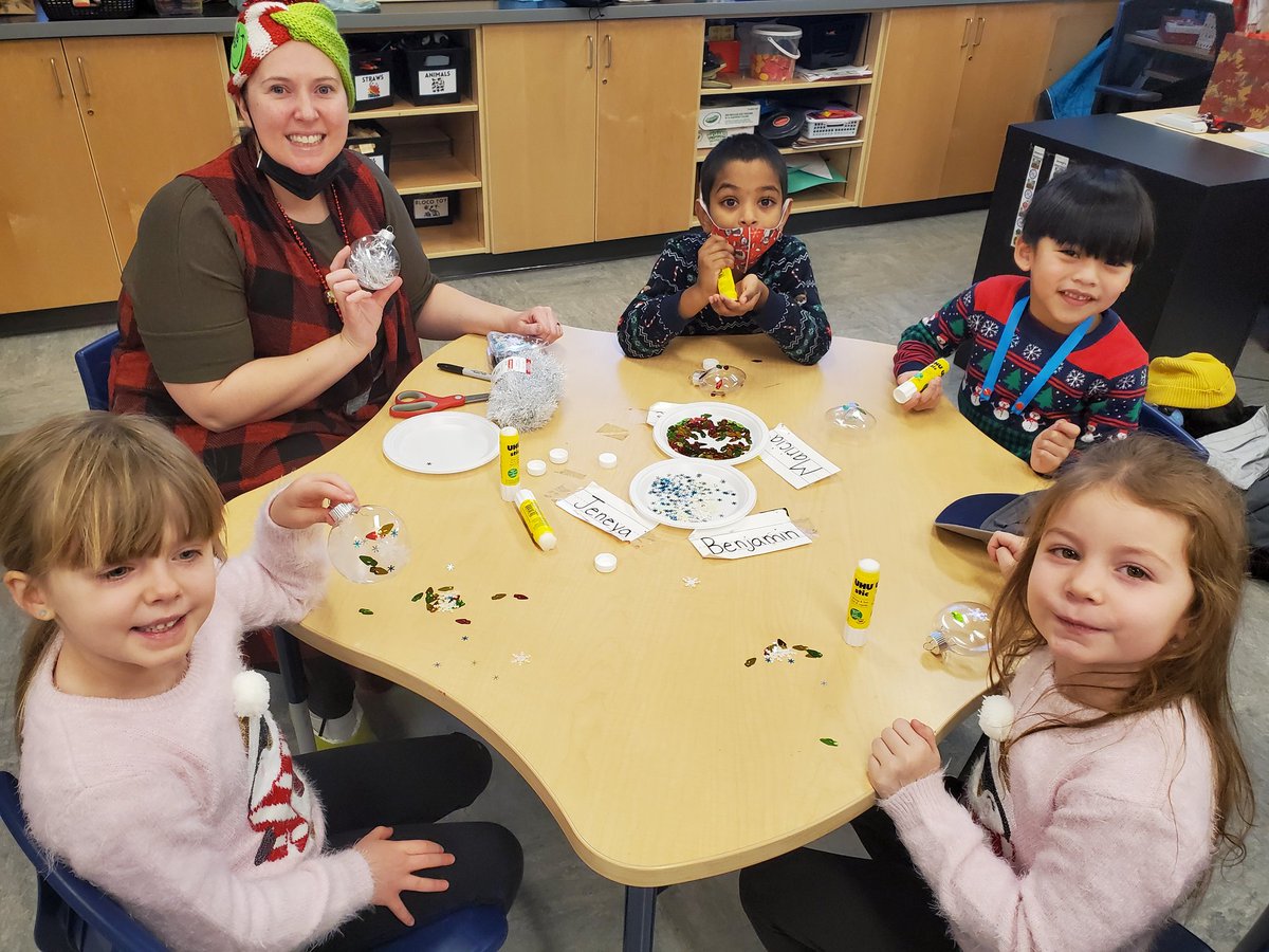 BrookeJude's tweet photo. K enjoying some Christmas/winter centers this morning 🎄 @StCatGPCSD @GPCSD https://t.co/OsK8yVrXMO
