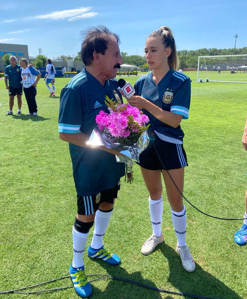 soyunargento's tweet photo. Pepe Argento cuando eataba por debutar en primera y cayó Moni https://t.co/X1ZAorHkR9