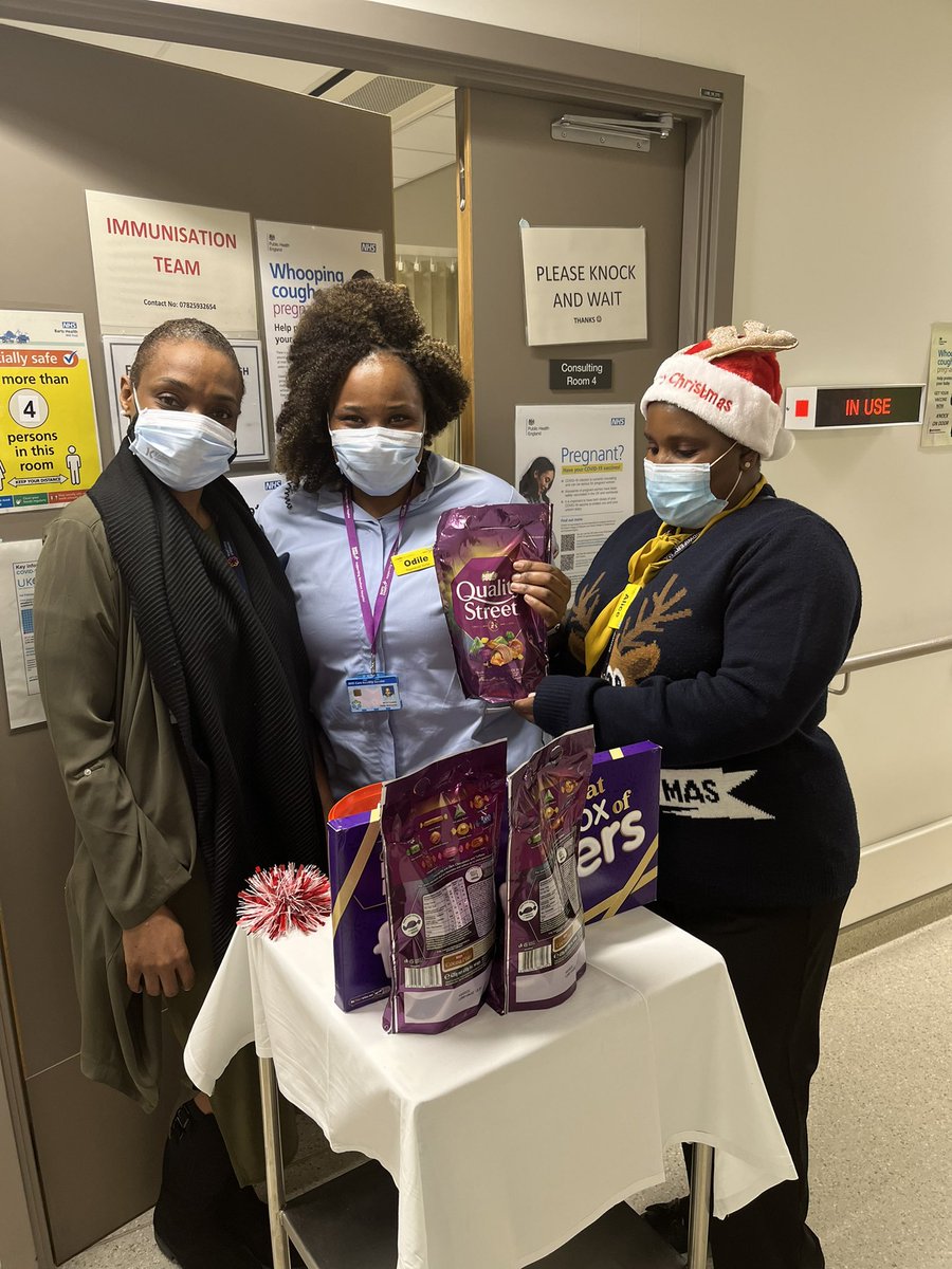 Feeling valued!! Christmas Chocolate Trolley Dash!! A huge thank you to our Matron <a href="/Alice1Ky/">AliceK RM, RGN, BSc Hons in midw, @ RLH Maternity</a> for the festive treats! Thank you!! #BartsHealth #WeCare #valued #teamwork