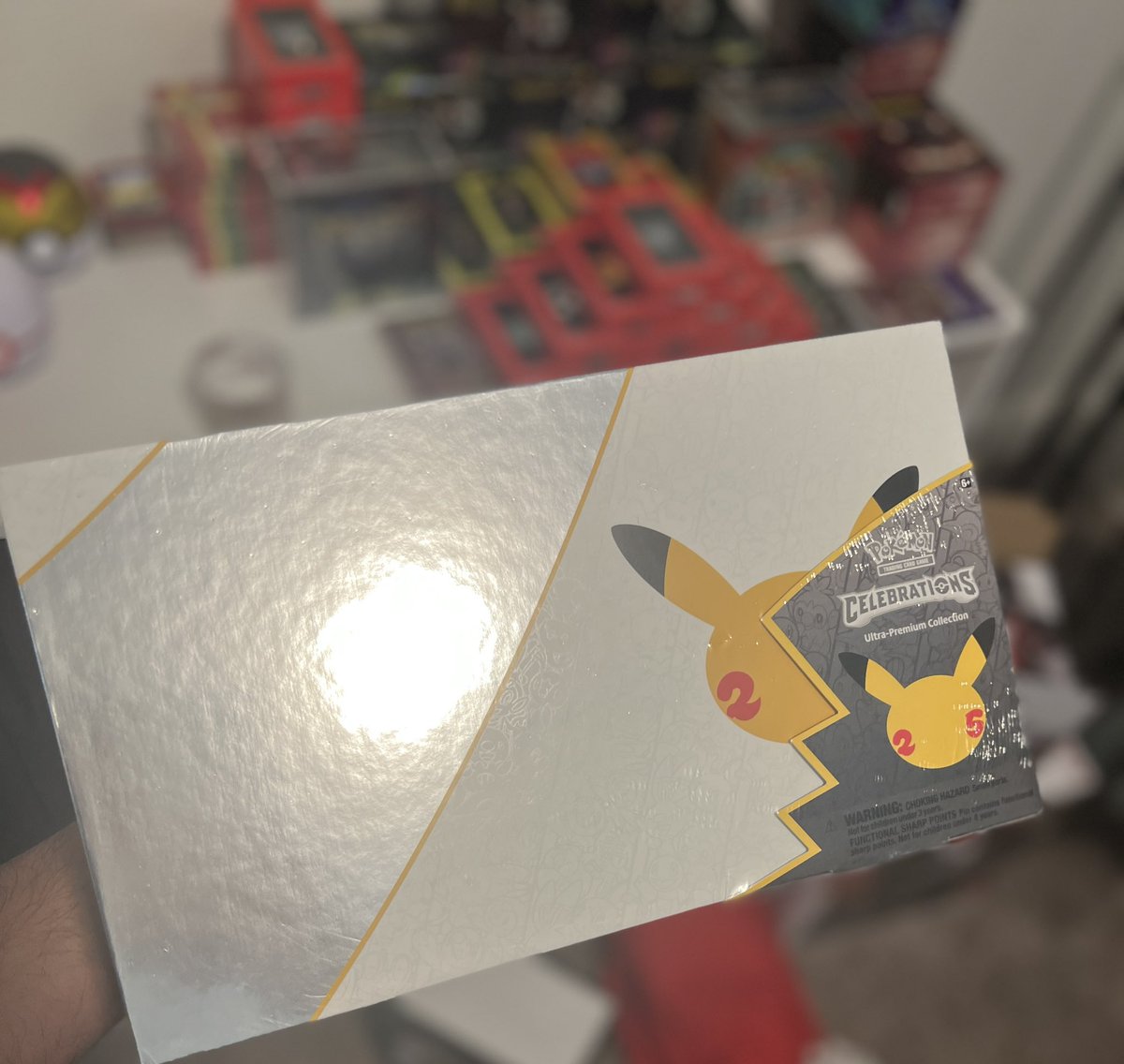 Stickiest_pages's tweet photo. Good Lookin’ @PokemonTCGDrops !!!! https://t.co/M5etSXNTwI