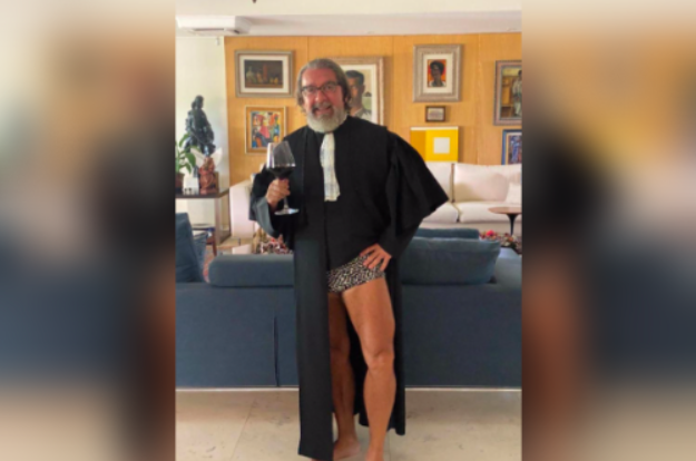 laurojardim's tweet photo. Kakay, o criminalista de de toga e sunga. https://t.co/T9m6rbtMmg https://t.co/6e6HkEa6fK