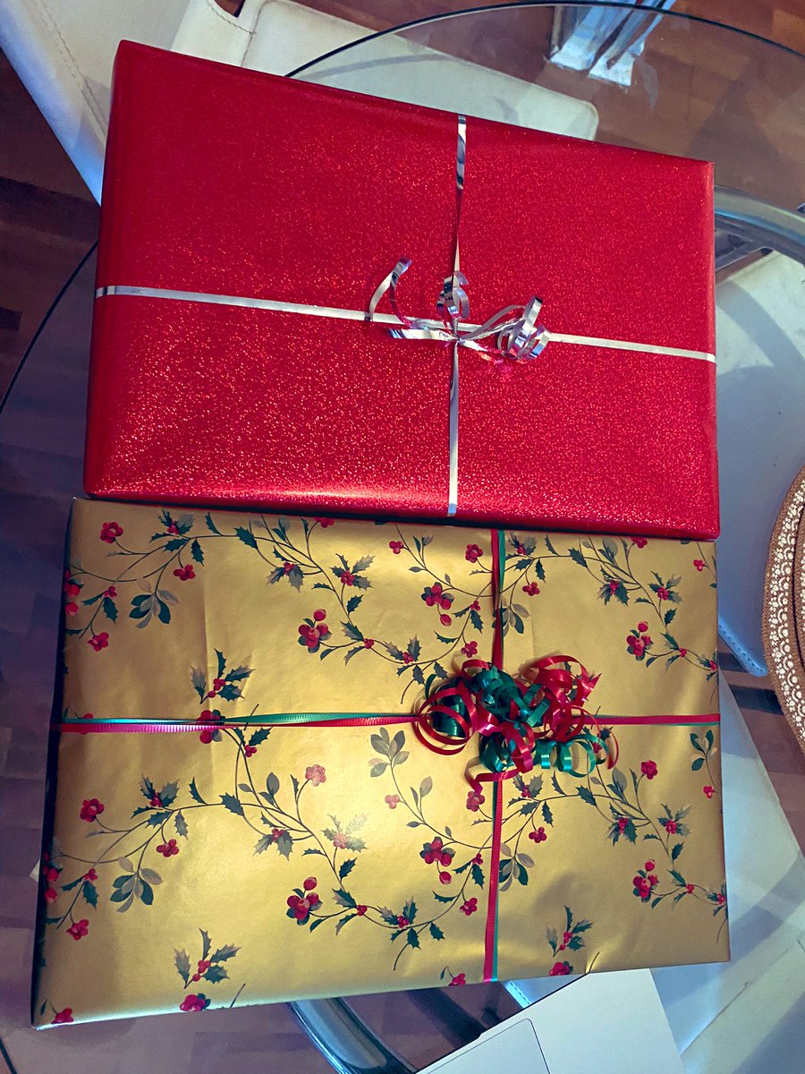 Pour la deuxième fois depuis qu’on est ensemble, mon copain et moi on fête Noël et on a décidé de s’offrir un cadeau chacun 

On vient de se rendre compte qu’il y a de très grandes chances pour qu’on s’offre la même chose mdrrr 😭😭