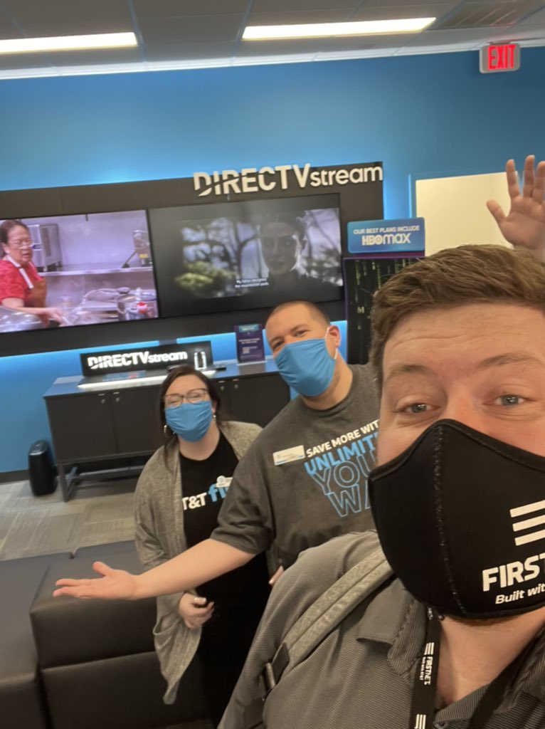 910BigDog's tweet photo. the Mobily tour continues today with a visit to their Garner location! had an awesome conversation around Signature and FirstNet with Rob and his team! #pARtnership #MASFanatics @404girl @jerryfornwalt @DomDavis_ @nmvd1025 https://t.co/BuecxUhBcv