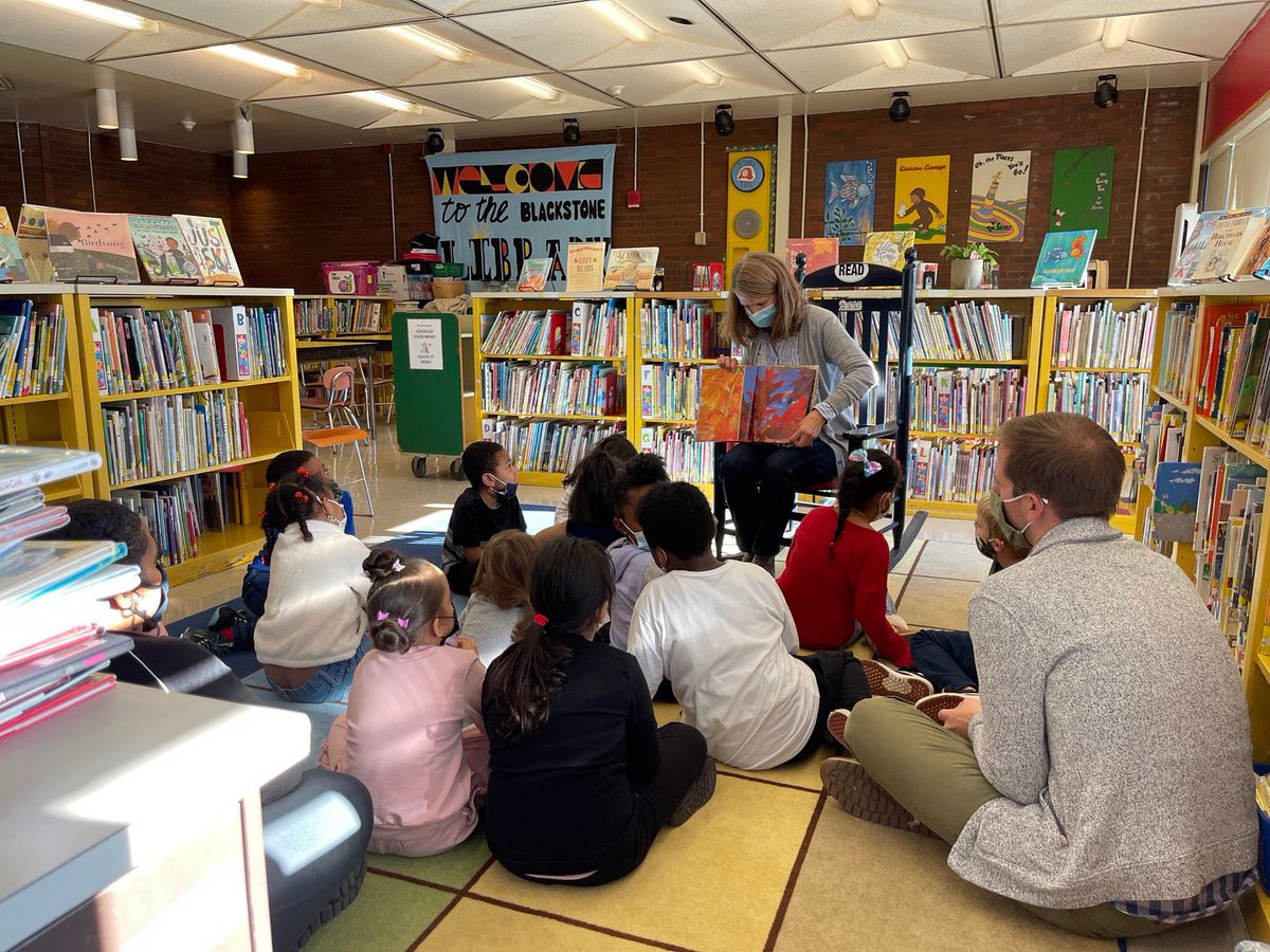 CollegeforSI's tweet photo. We love hearing about the work our Fellows and Host Organizations do over the course of the semester. Check out Fall ‘21 fellow Molly Kent’s blog for @SSYPBoston about the Blackstone Library and the power of community for learning! https://t.co/zLhMa8auGy https://t.co/pSikF2gOtt