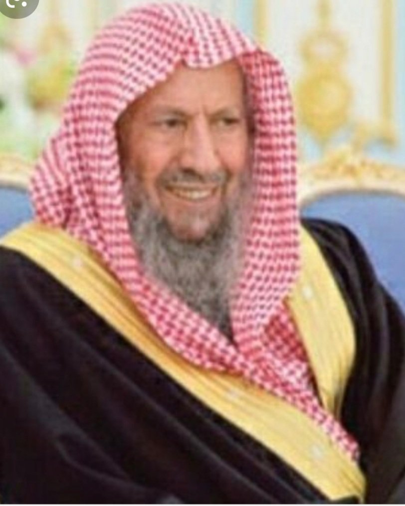 أسرتنا الكريمة:
نبشركم بأن سماحة شيخنا ووالدنا/ صالح اللحيدان، حالته الصحية مستقرة بحمدالله، ولا يزال في العناية  للمتابعة، ونسأل الله له شفاءً لا يغادر سقمًا، وأن يلبسه لباس الصحة والعافية، ونشعركم بأن الزيارة غير متهيأة حاليًا.