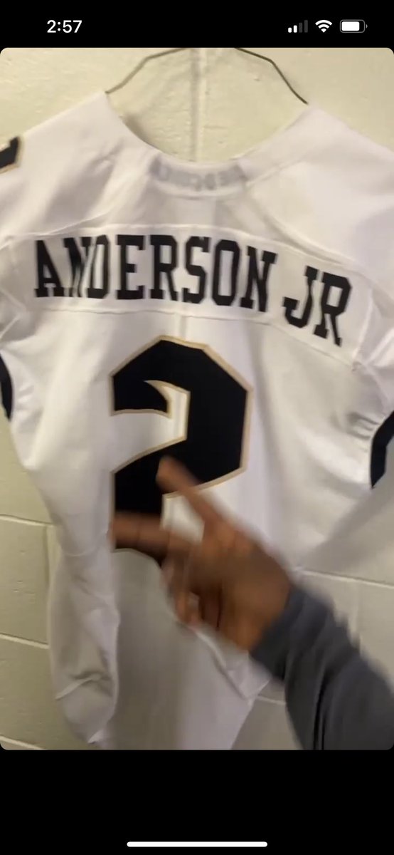 GCupcake17's tweet image. Win it for 2! 🖤✌🏻💛 #2STRONG #LLO