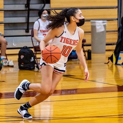 awilliamsjr2096's tweet photo. https://t.co/syDLCYIWuO
@jaidwilliams10 check out all up to date Highlight videos &amp; Games played to date with her school team @UEGirlsBball1 Union Endicott HS on HUDL https://t.co/sKyNbVAAbG