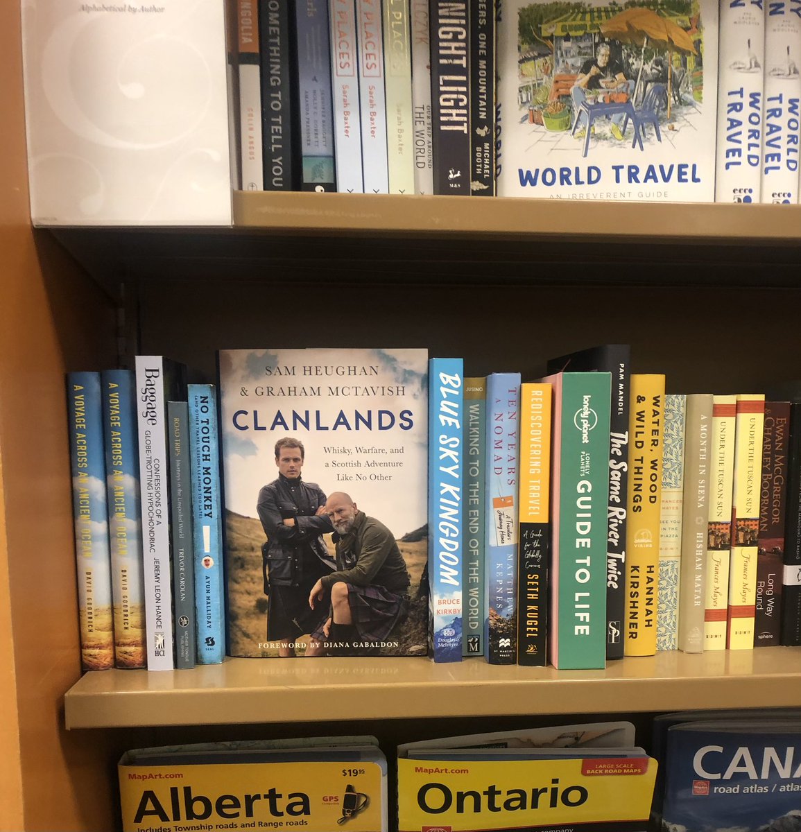 Well, well, well. Look who I ran into while doing some last minute Christmas Shopping. Merry Christmas gentlemen.🎄❄️🎄<a href="/grahammctavish/">.</a> <a href="/SamHeughan/">Sam Heughan</a> #ClanLands