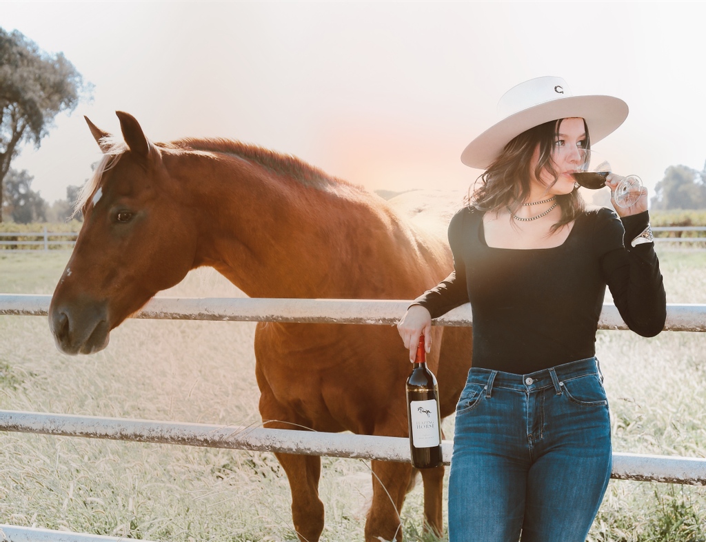 leapinghorse's tweet photo. Each glass of Leaping Horse Wine pairs perfectly with #WineWednesday 🍷 https://t.co/0QgiX7q4X4