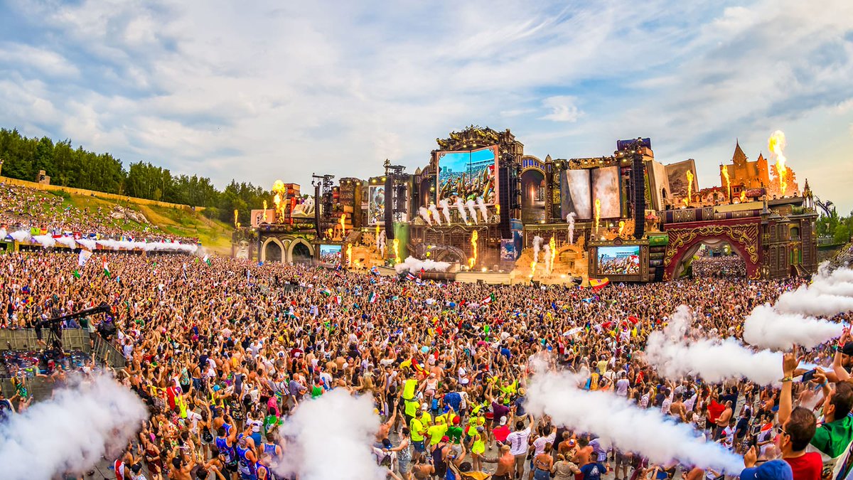 HitsUpFM's tweet photo. #Tomorrowland 2022 ahora tendrá lugar del 15 al 17 de julio, del 22 al 24 de julio y del 29 al 31 de julio en las ciudades belgas de Boom y Rumst, extendiéndose por primera vez a tres fines de semana | Descubre más por #HitsupFM https://t.co/EJ4Jr221T6