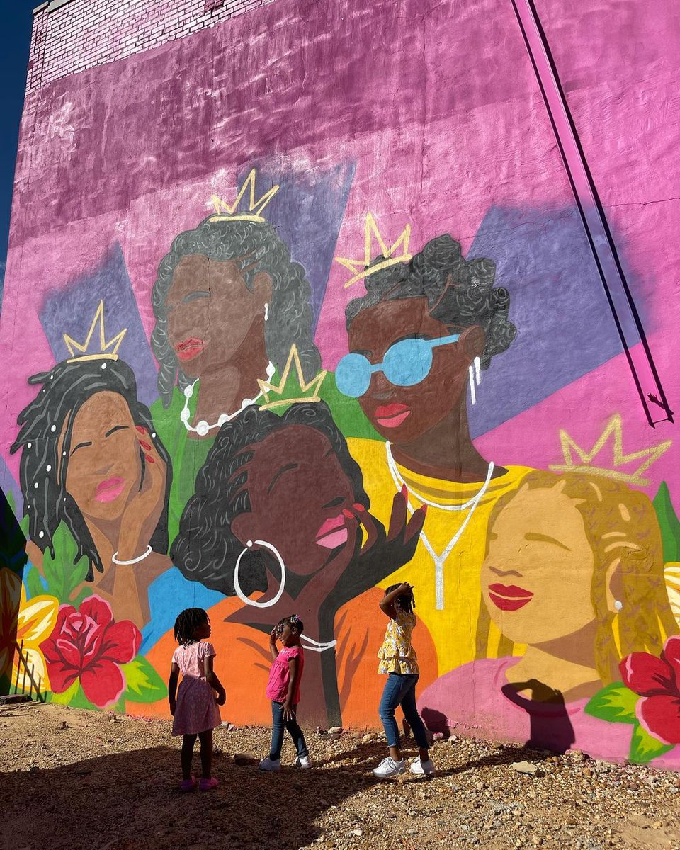 thecrownact's tweet photo. It’s the representation for us! We love to see it.
#CROWNRegram: @heryouthproject
#BlackGirlMagic #CROWNMural #DCMural #TheCROWNAct #PassTheCROWN #NaturalHair https://t.co/uTz57vVCz9