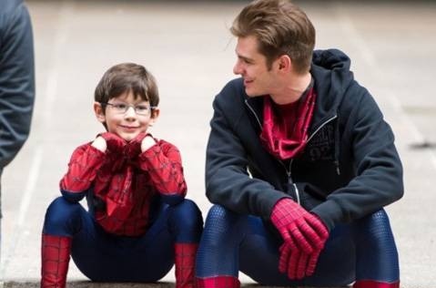 agentlenarnian's tweet photo. meu comfort sempre será ver andrew garfield sendo spider-man com crianças https://t.co/1wFwpZVzHW