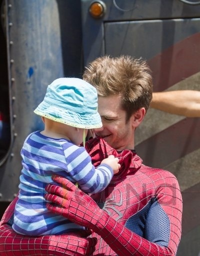 agentlenarnian's tweet photo. meu comfort sempre será ver andrew garfield sendo spider-man com crianças https://t.co/1wFwpZVzHW