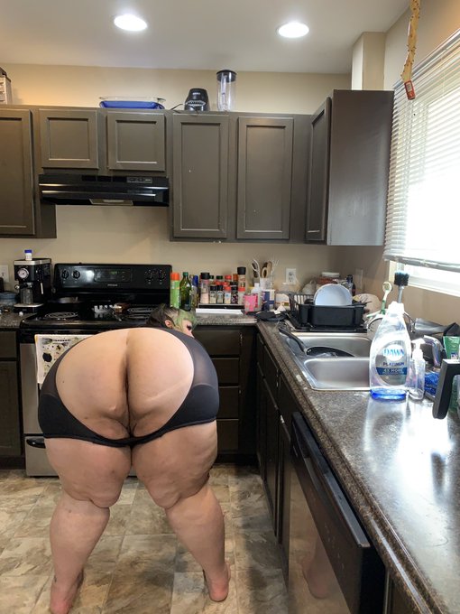 Oops. Looks like my ass was too much for these spanx 😳 RT if you&rsquo;d love to walk in on this 🔥 https://t<a href="/tag/mvsales"class="tags"><span>#mvsales</span></a>