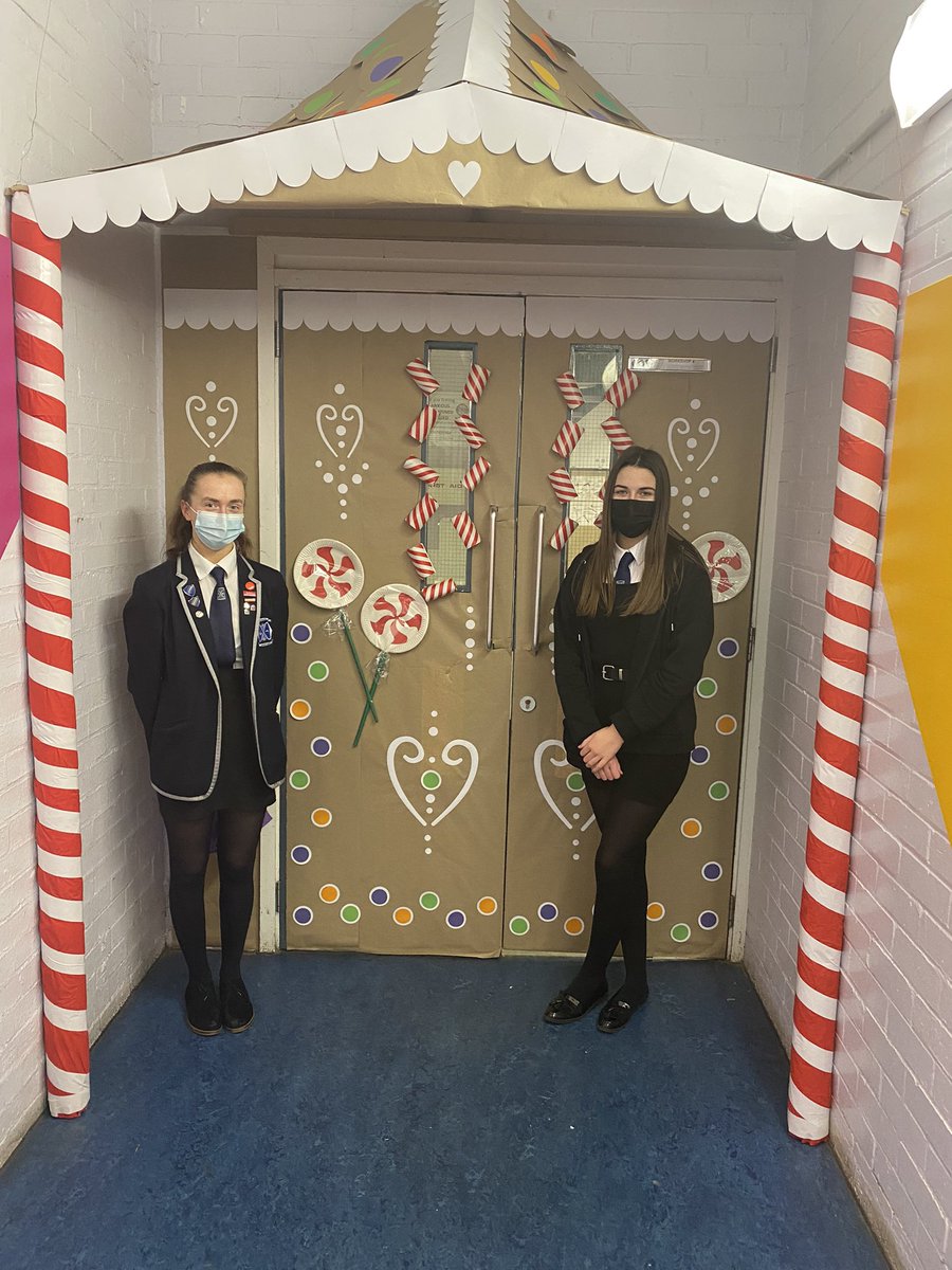 JohnstoneHighSc's tweet photo. Congrats to all our worthy winners who took part in 2021 Christmas Doors. Extremely high standards this year, and a great way to add a little Xmas sparkle during the last couple of days in school. Over £100 raised for the foodbank!
Special thanks to Anna and Morven for  judging . https://t.co/KS9m6g6QSi