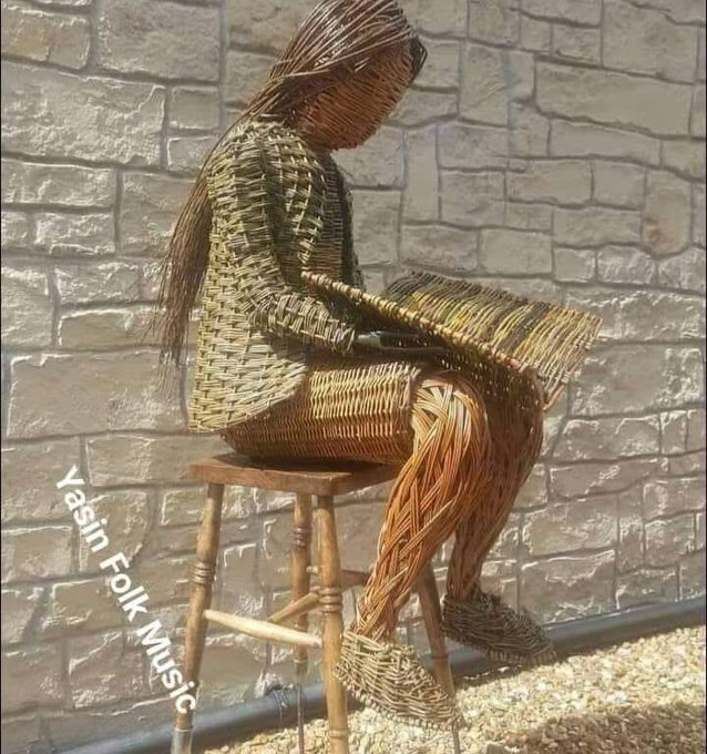 amjadalamk's tweet photo. The Importance of Education especially for Girls depicts in this brilliant piece of artwork by Fahad Hussain from Yasin #gilgitbaltsitan #pakistan https://t.co/Jk1xwqKa0x