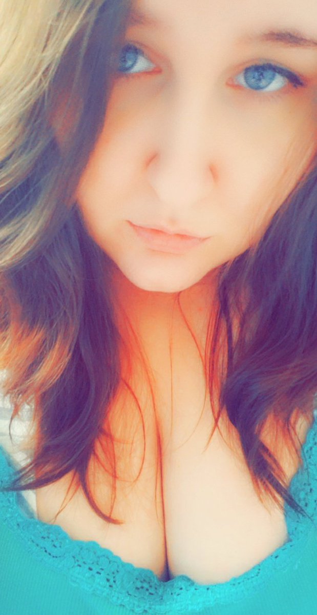 Nimmras's tweet photo. Just felt like taking a picture.
Was too busy playing gta v rp to sleep. I am going to sleep now though.
Hope everyone has a good day! 💙

#contentcreator #gamer #gamergirl #selfie #naturalselfie #nomakeup https://t.co/EAzcOoLZpP