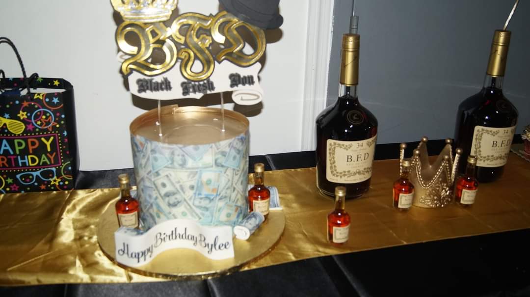 UncleSuede's tweet image. They still talking about that @LeezyBFD surprise B-Day we showed up and turnt up for the bro on a Sunday #bfd #getintuned