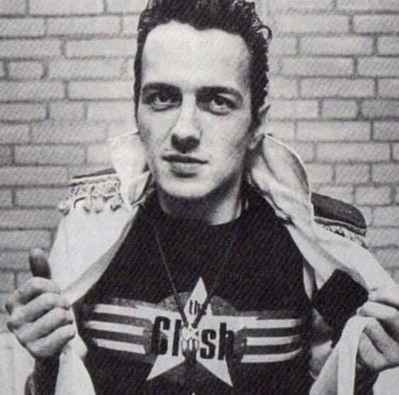 Rip Joe Strummer! The future is unwritten. Here’s another clip from The Clash tribute on St.Marks Place NYC
youtu.be/j4pOTh0bo8g

#JoeStrummer #TheClash #nyc #punk