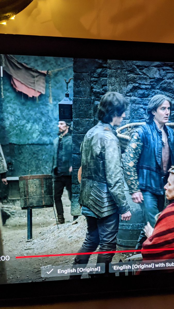 Another little surprise egg in #TheWitcher series 2, ep 5, the doublet made for and worn by #Aramis in S3 of #TheMusketeers is reworn by an extra (and curiously, the #Bard 's red coat has the same layered side panel detail) #costumeafterlife