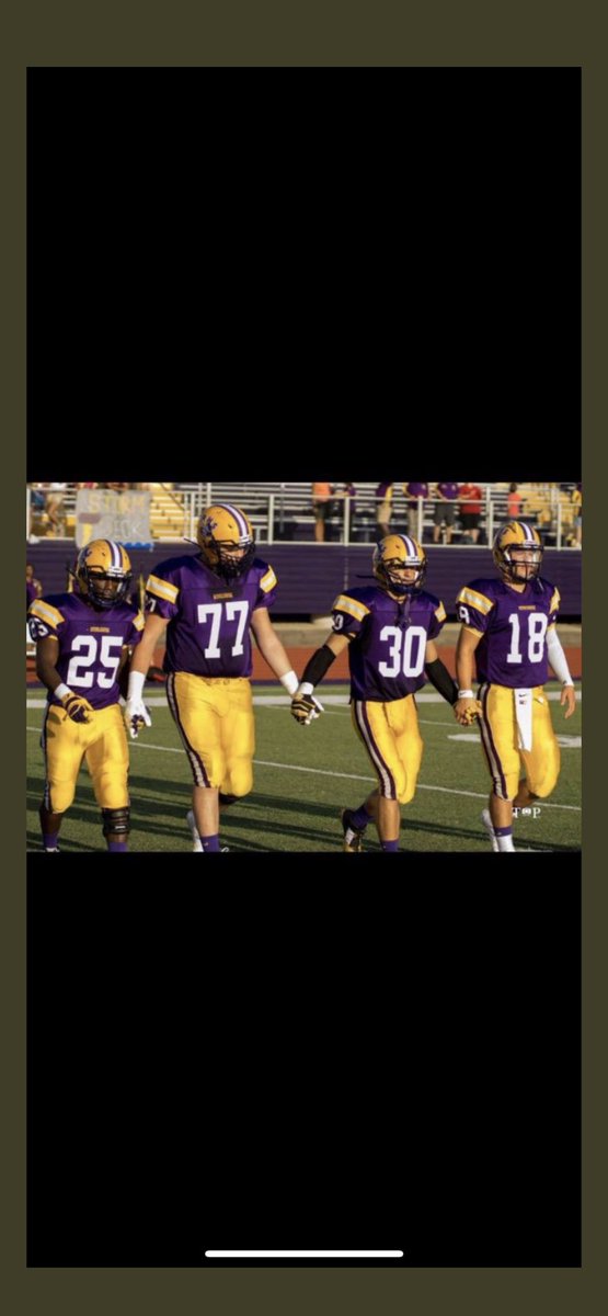 ReynoldsburgFB's tweet photo. Class of 15’ @eubie_ who played OL for us and was a captain. He went to play for @RedFlashFB where he played OL, received an undergrad in marketing and management. Also, got his MBA with a concentration in healthcare management. What’s your favorite memory of this grad #reynproud https://t.co/E631RWBWOK