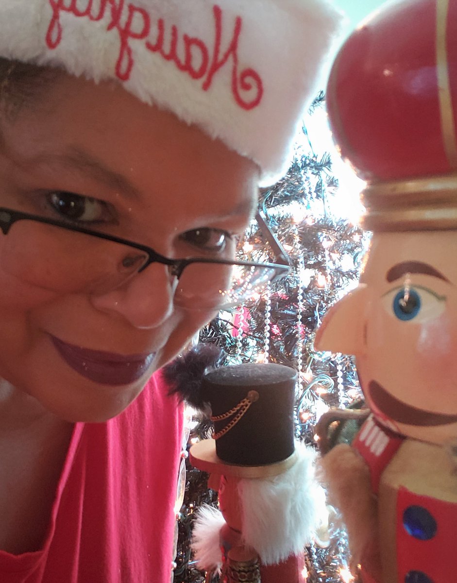Angel617Liz's tweet photo. Merry Christmas from the naughty people in Florida, who are always on the news 😇but I am not a true Floridian, so I guess I am not on the naughty list🎅. Happy, good days to the all that do not celebrate.
*Have fun Florida*
#MerryChristmas #Boston617
https://t.co/Gvc2ffg6Pp https://t.co/YNXtIATstZ