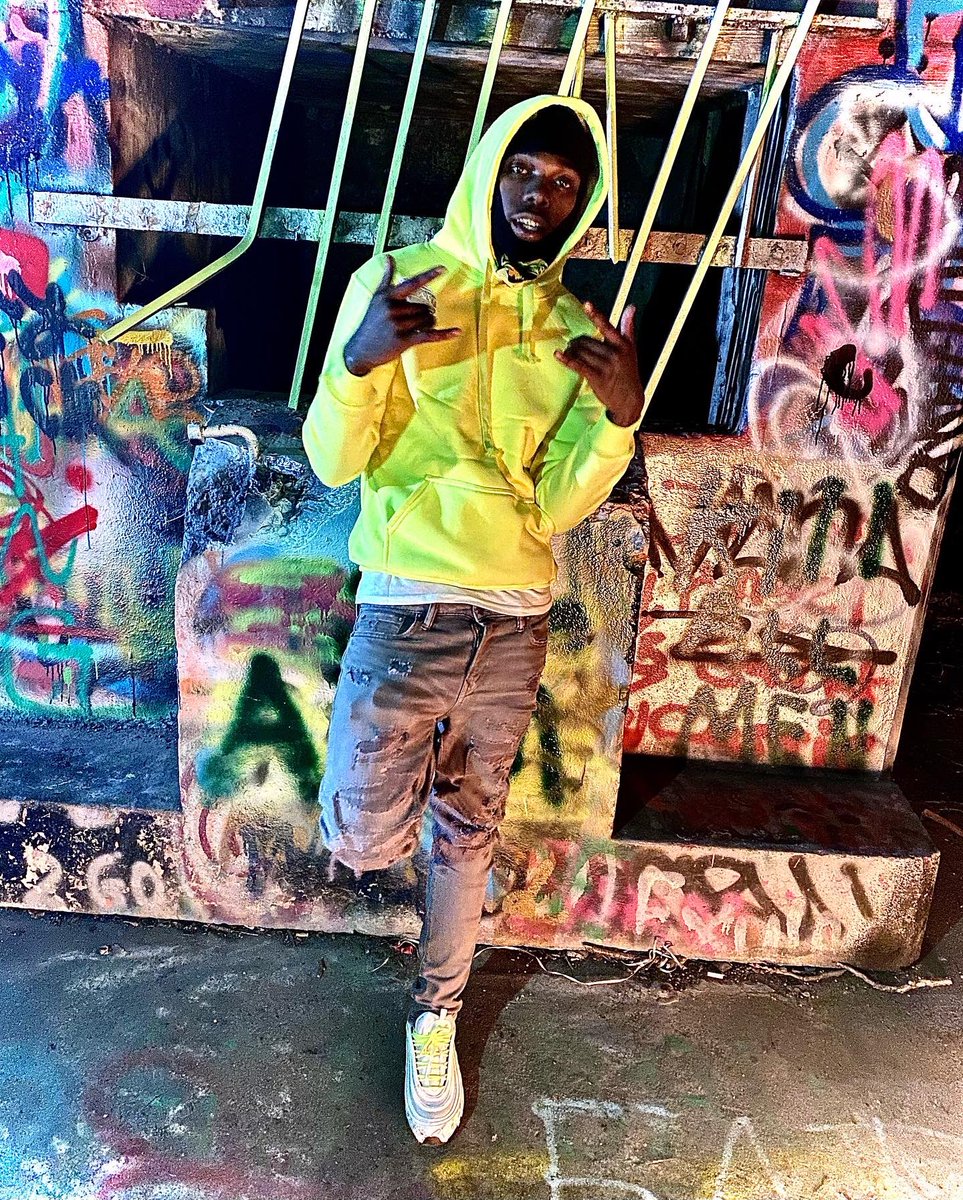 2Hard2Trace's tweet photo. Who Said Im Not 2️⃣Hard? Must Be Dumb Out Ya Mind🧠 Ain’t No Sh*t That U Heard Thru Da Grape Vine💫 
#welcome2da410 #2hard #2hard2trace👣 https://t.co/B9lhvABarj