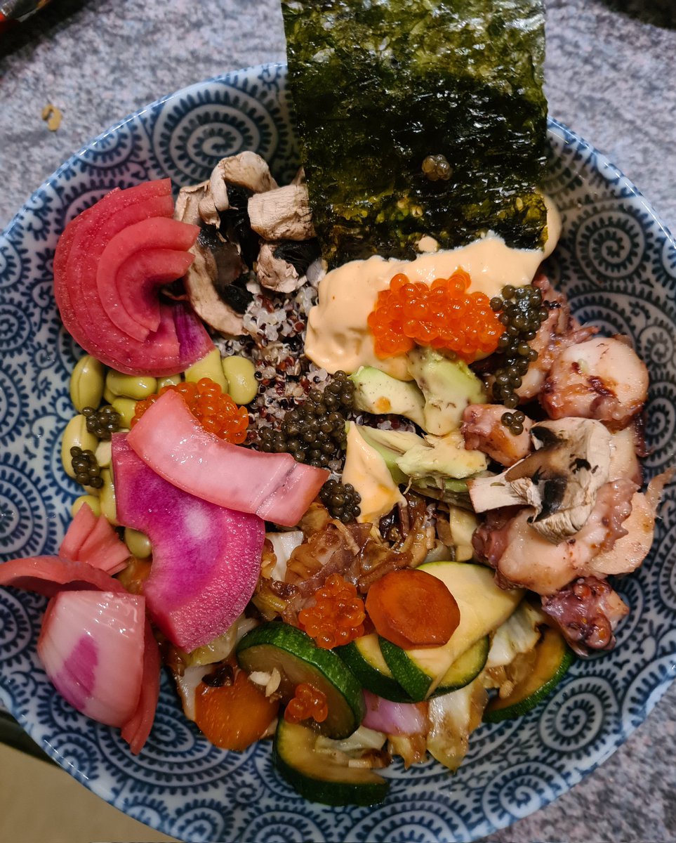 ChemEpi's tweet image. Quinoa bowl #chemistswhocook #cookingwithfamily