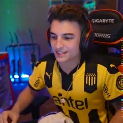 #NuevaFotoDePerfil
•
•
•
Si <a href="/gonchobanzas/">goncho</a> tenes un twitter de Peñarol 💛🖤