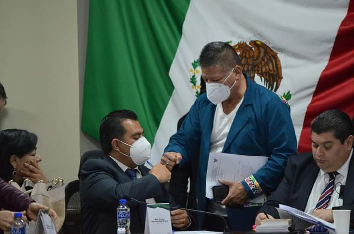 Esta tarde en el <a href="/Congreso/">congreso</a> del Estado de Hidalgo, llevamos a cabo la sesión de trabajo de la primera comisión de Legislación y Puntos Constitucionales con lo cual se da seguimiento a los asuntos que han sido turnados a dicha comisión.