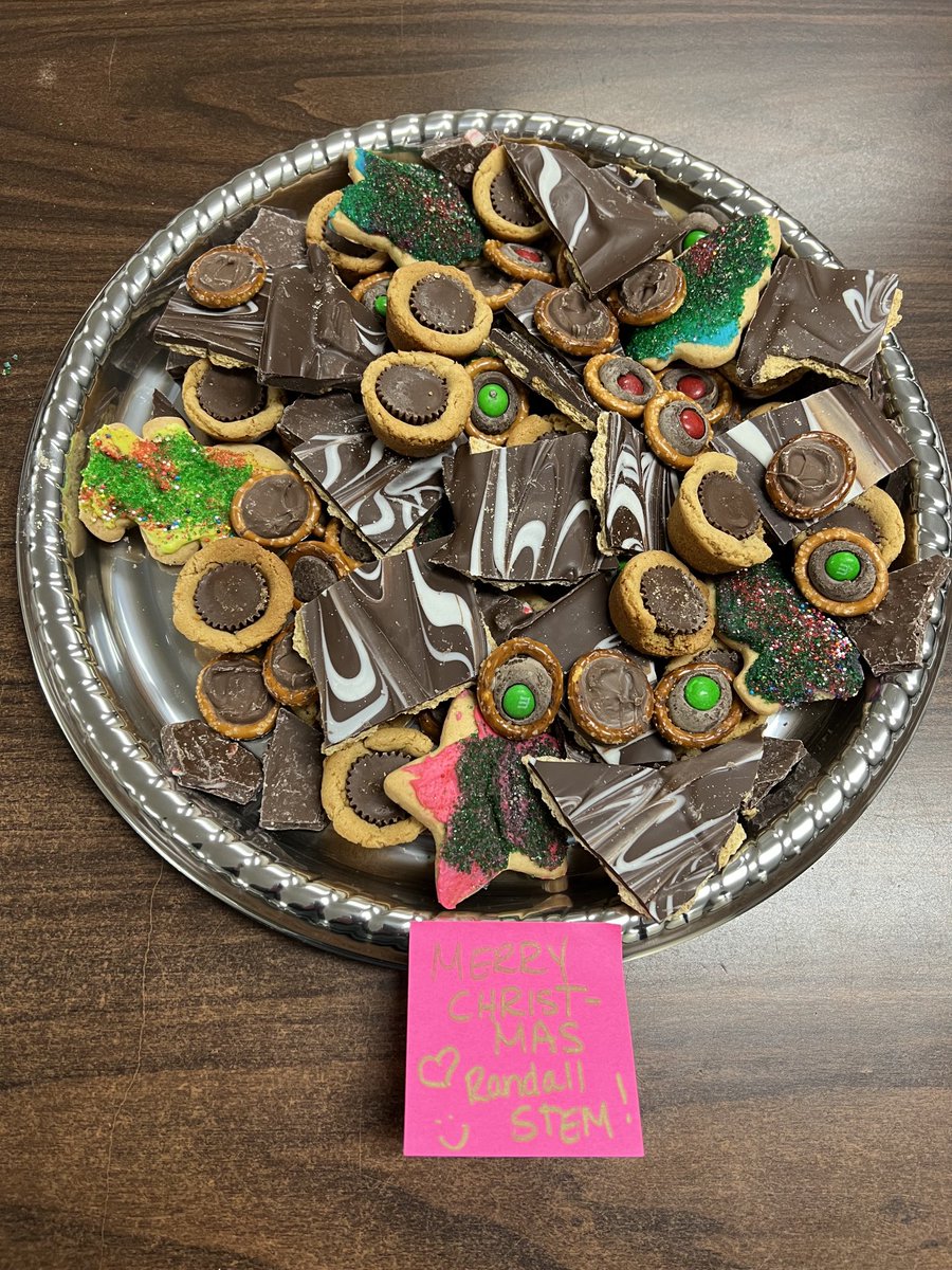 Thank you to ⁦<a href="/MelissaHorn97/">Melissa Horn</a>⁩ and Randall stem for the delicious treats.  #allinittogether