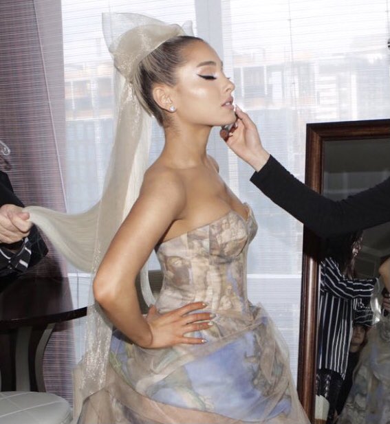 arianafeeds's tweet photo. ariana grande — met gala (2018). https://t.co/zaMKOhHJFk