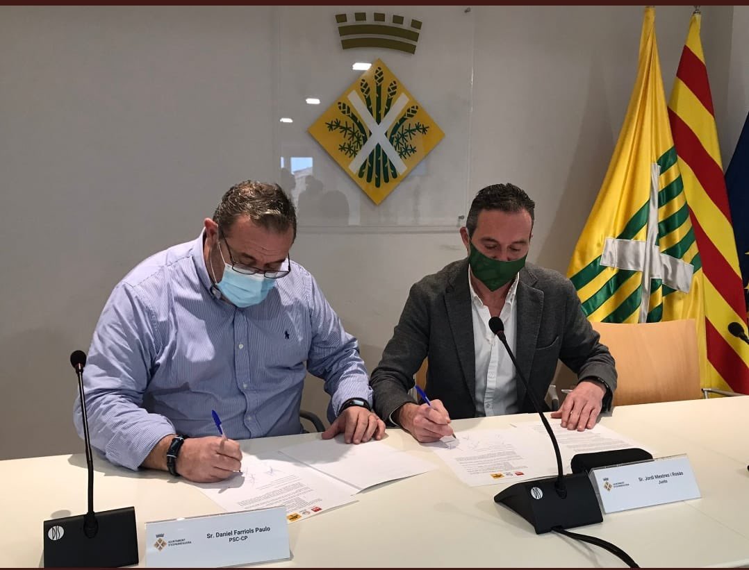 ✍🏻 Acord municipal a Esparreguera amb el nostre grup municipal <a href="/jxesparreguera/">JuntsXEsparreguera</a>. Treballem pel municipi i la comarca. 
Sort i encerts al regidor <a href="/JordiMestres/">Jordi Mestres Carbonell</a>. 
#monlocal